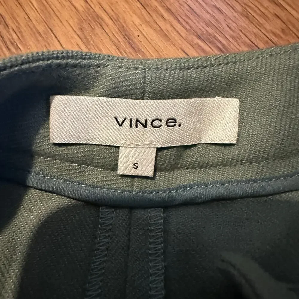Vince blue soft fabric high rise pleated wide leg crop pants size 4 culotte